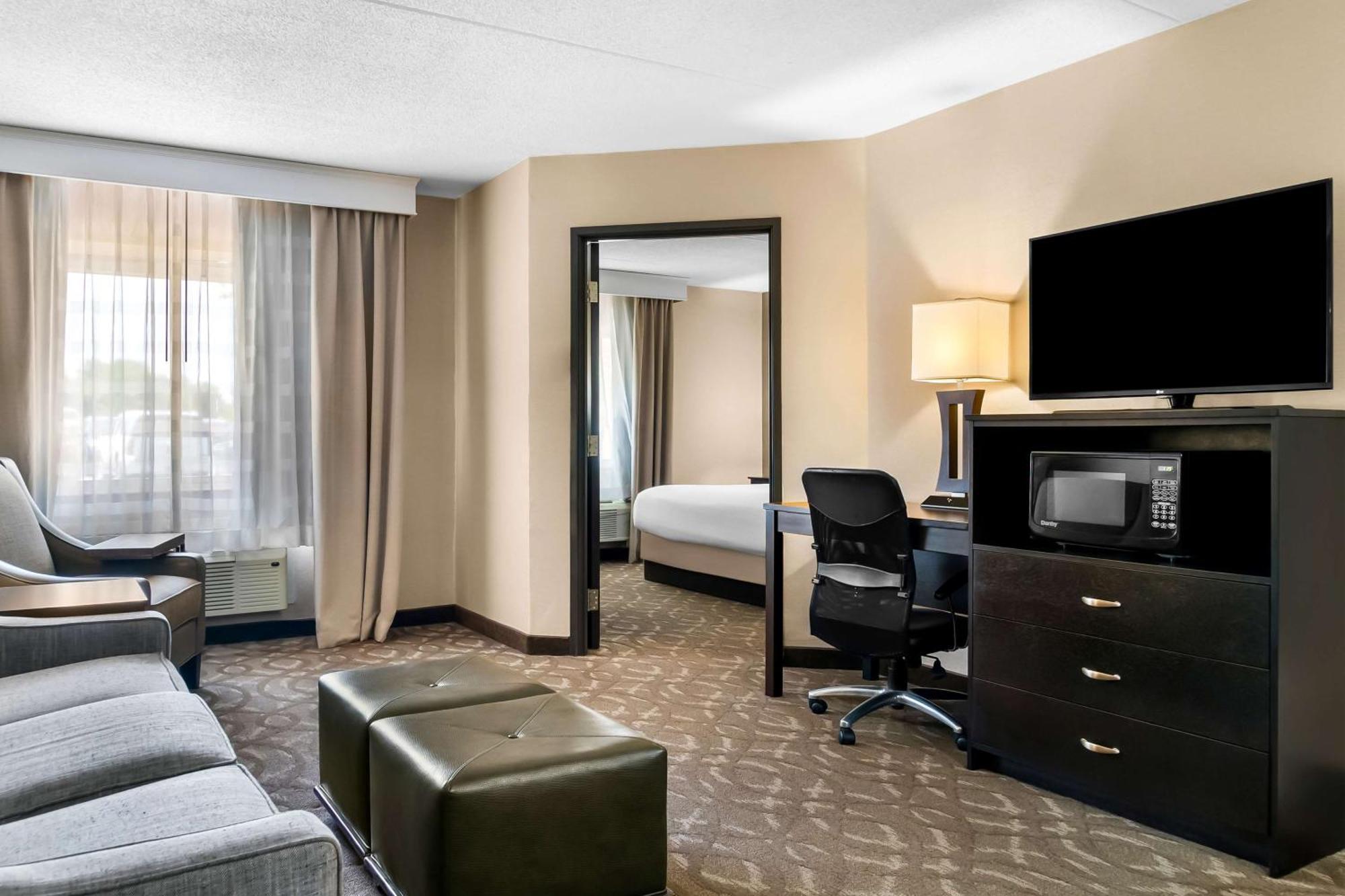 Best Western Okemos/East Lansing Hotel & Suites Exterior foto