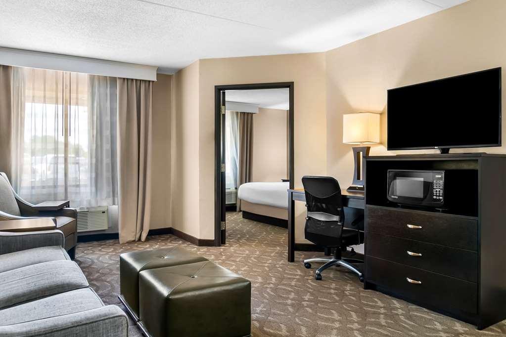 Best Western Okemos/East Lansing Hotel & Suites Quarto foto